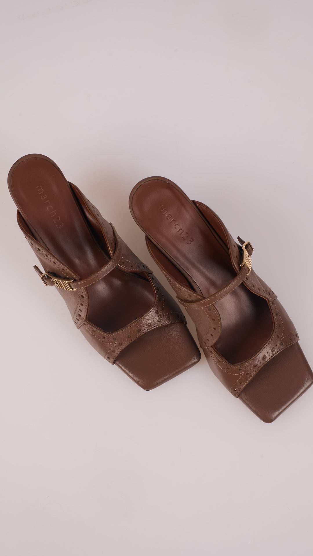 Raven Sandal
