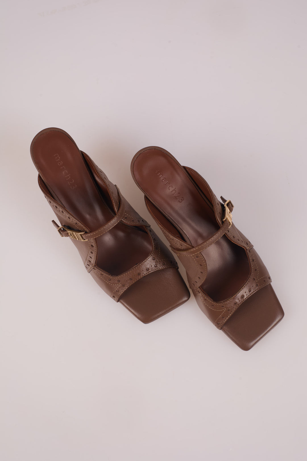 Raven Sandal