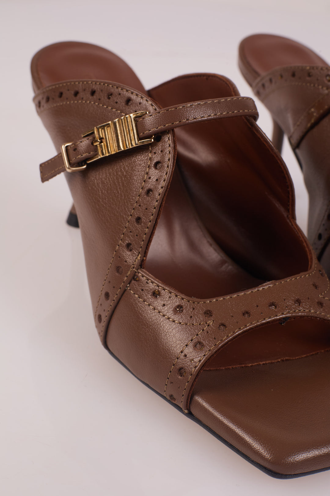 Raven Sandal