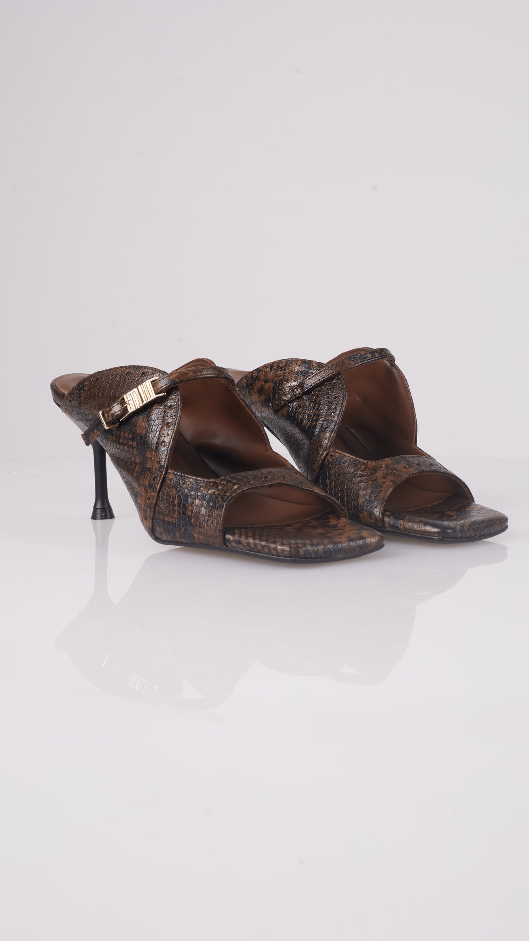 Raven Sandal