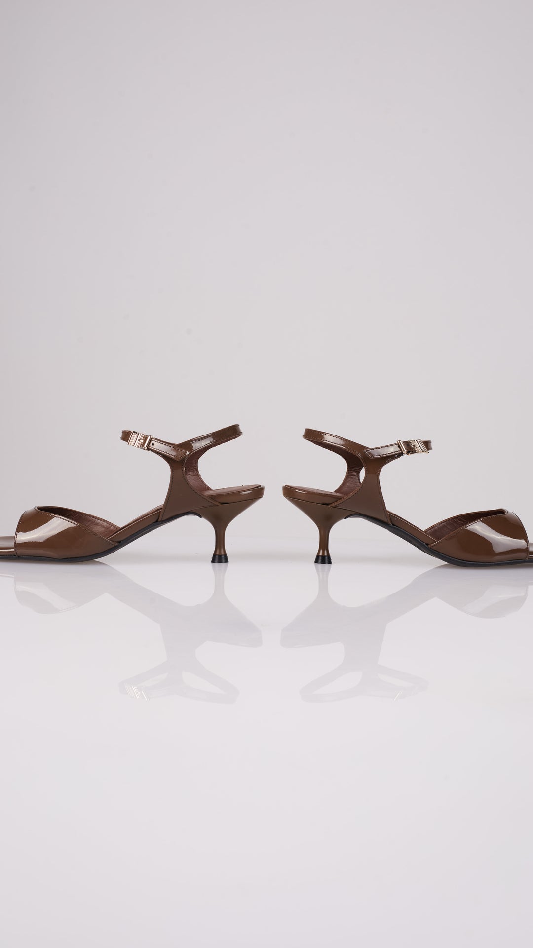 Rebecc Sandal