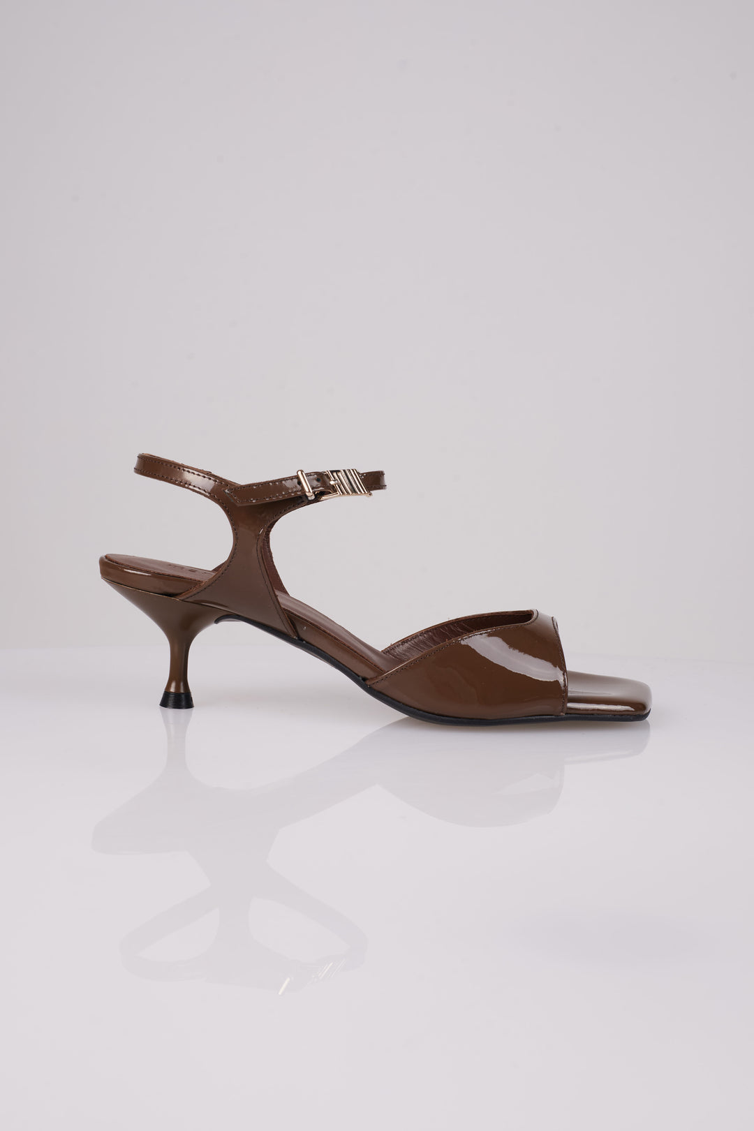 Rebecc Sandal