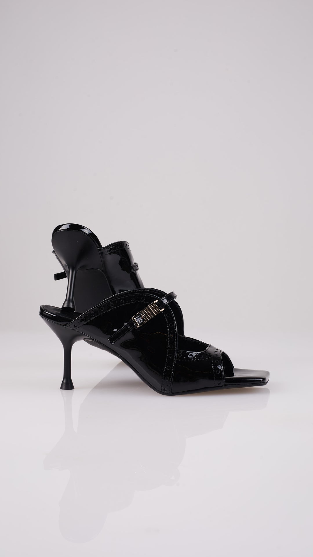 Raven Sandal