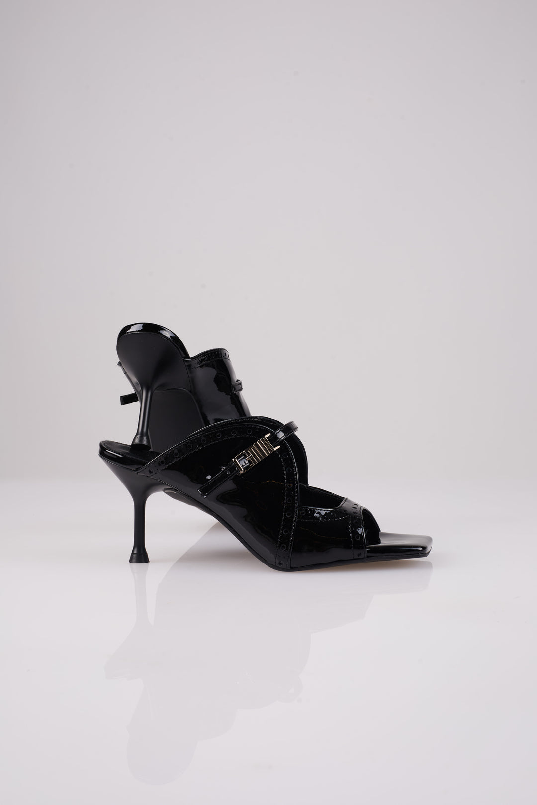 Raven Sandal