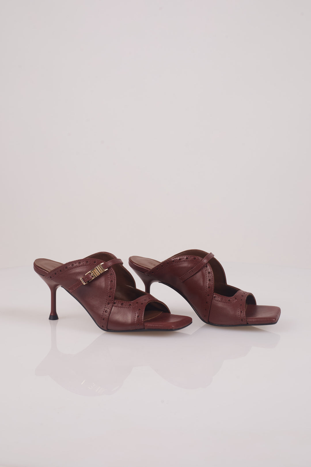 Raven Sandal