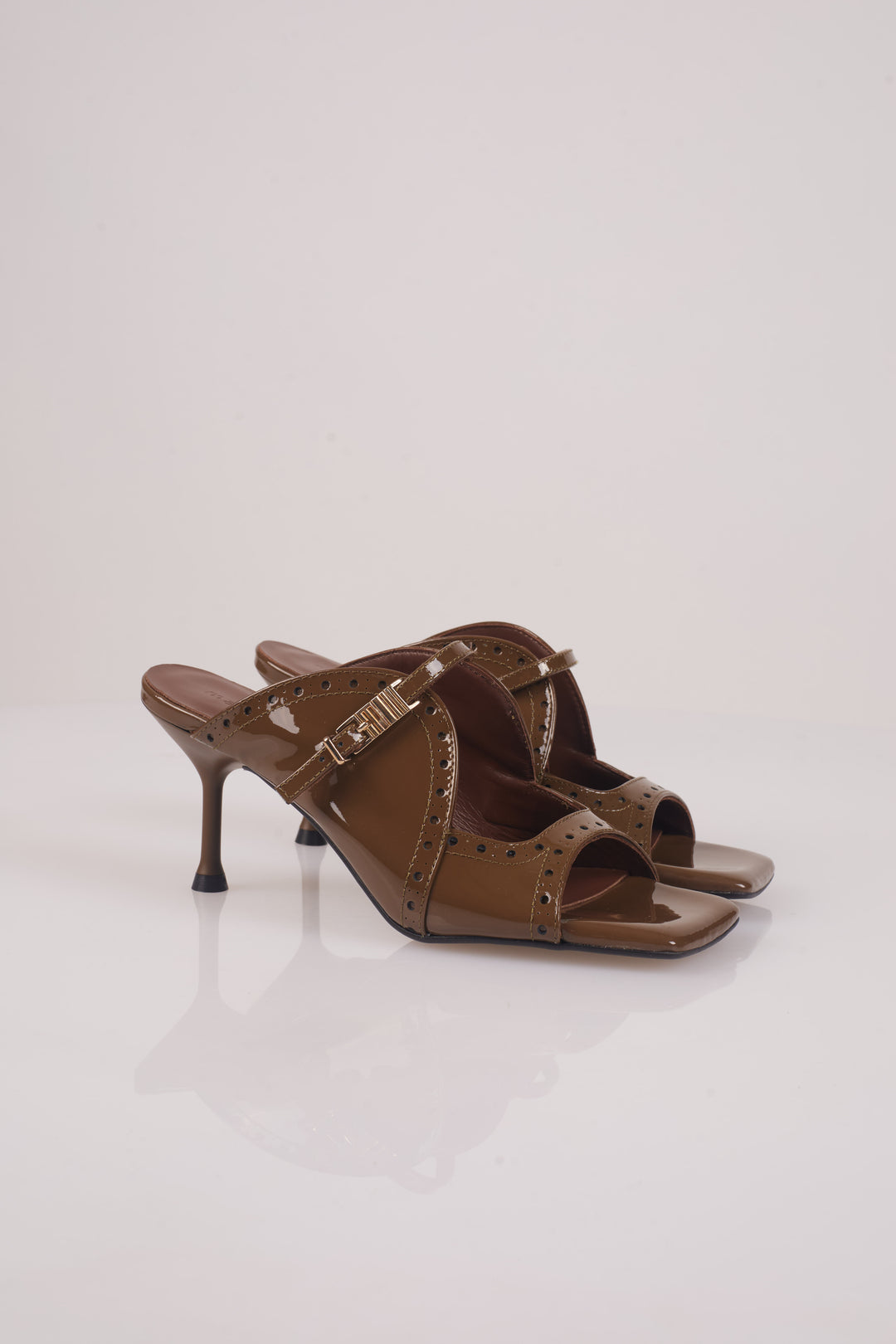 Raven Sandal