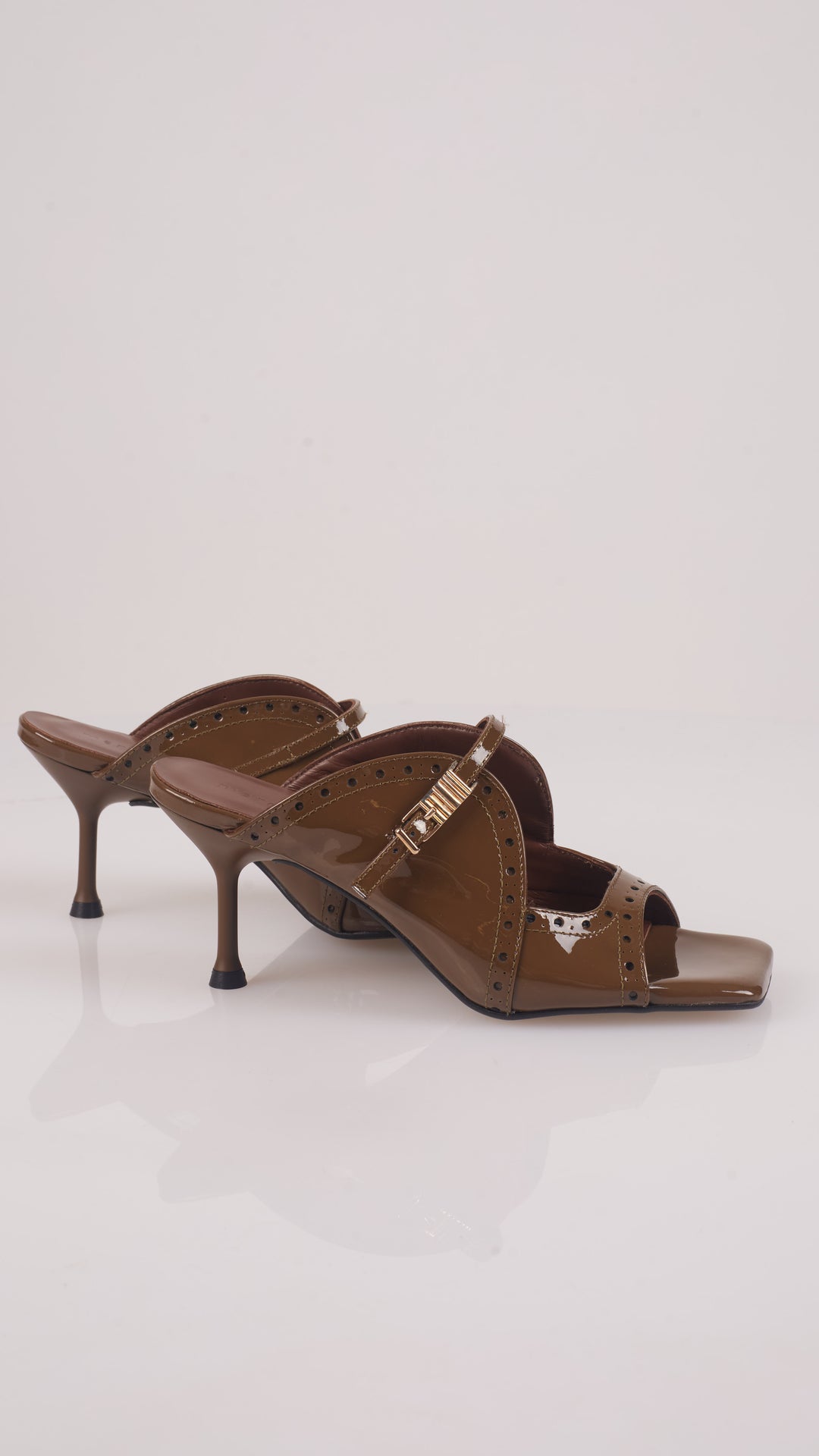Raven Sandal