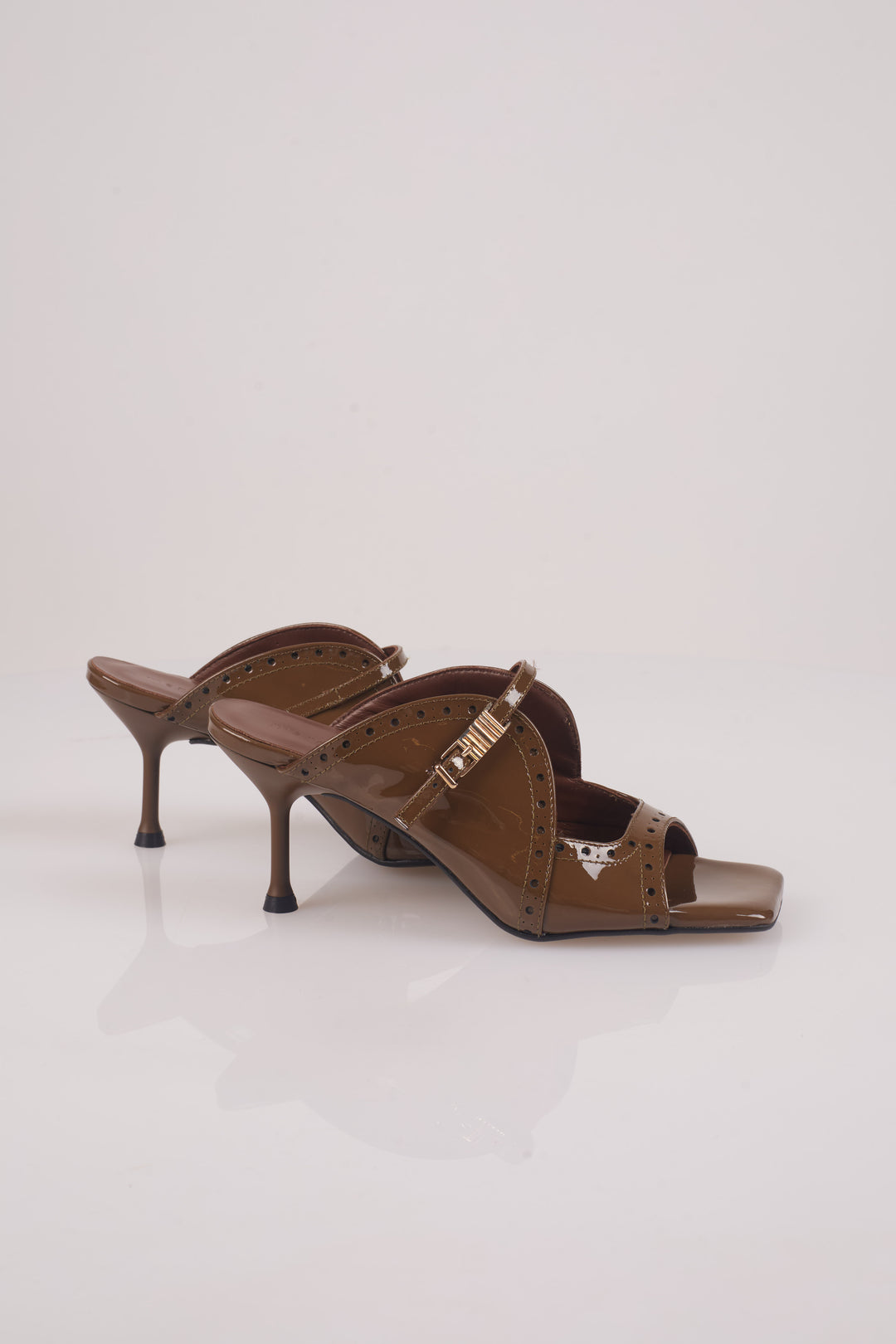 Raven Sandal