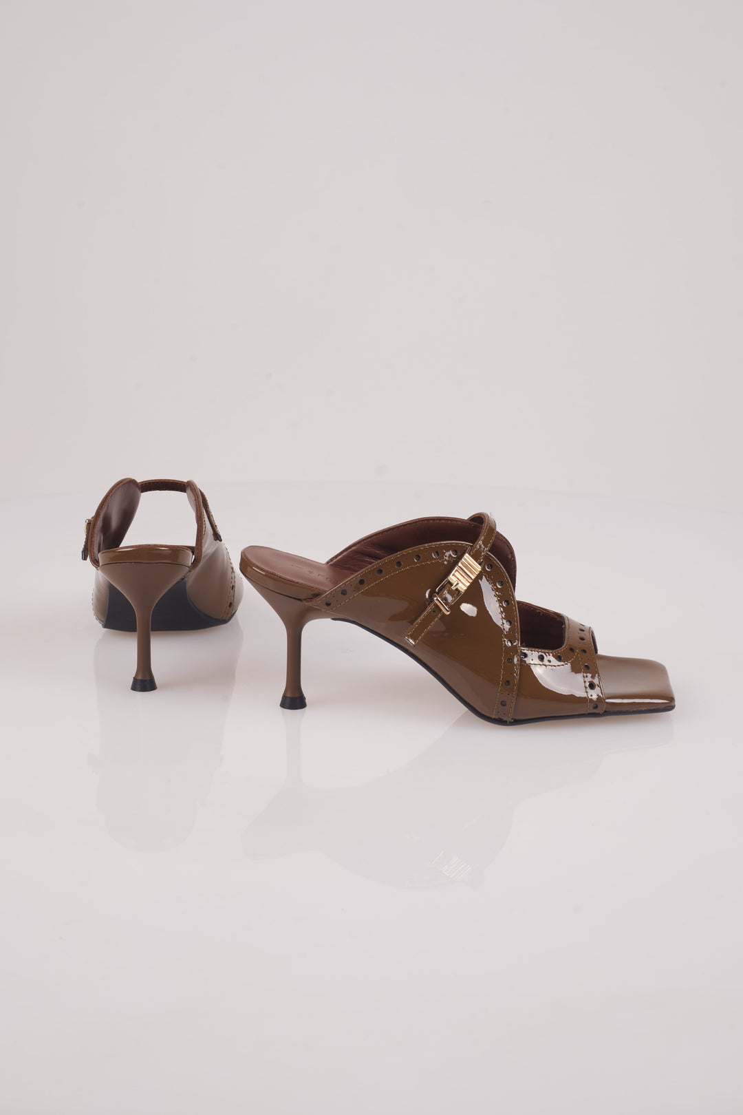 Raven Sandal