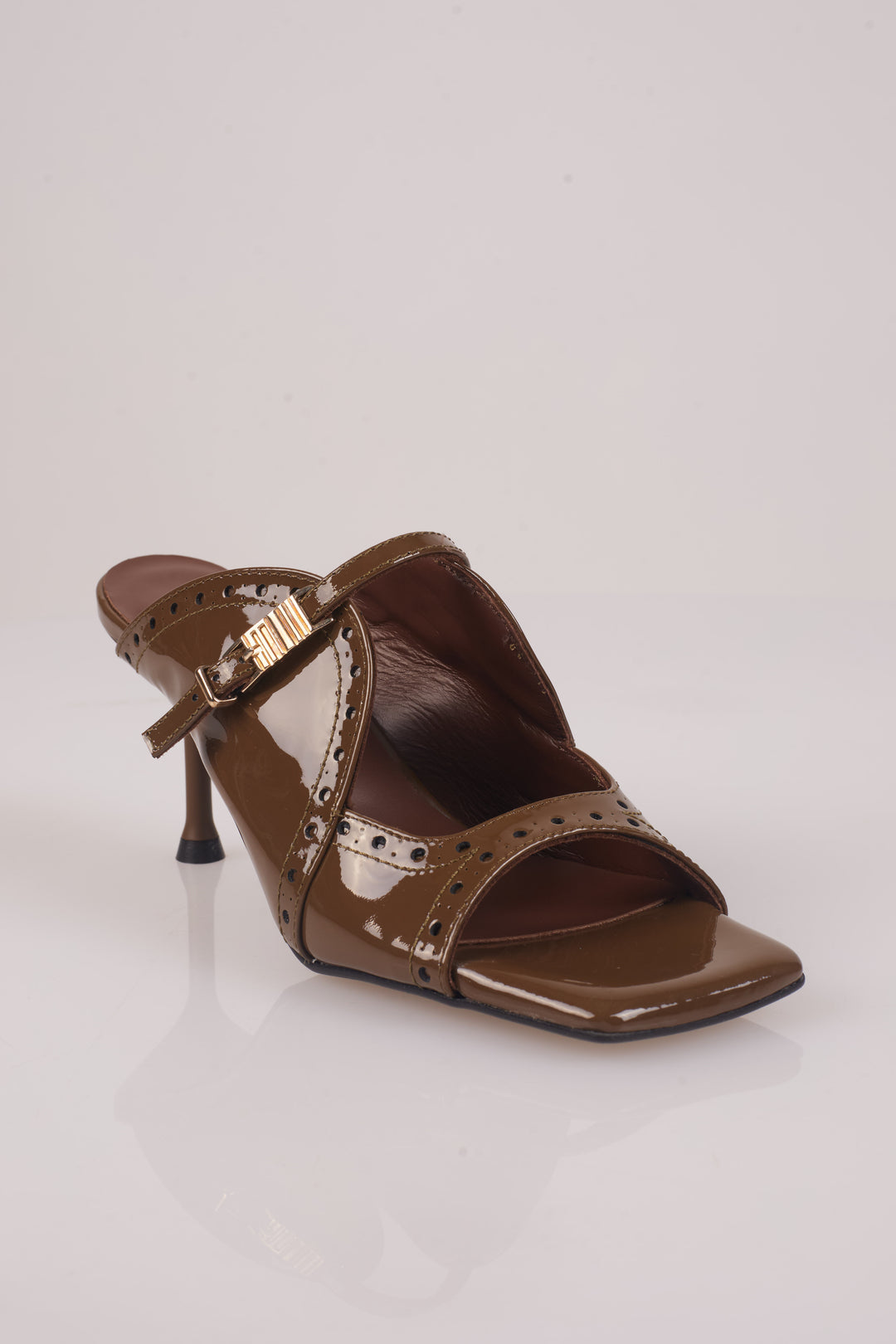 Raven Sandal