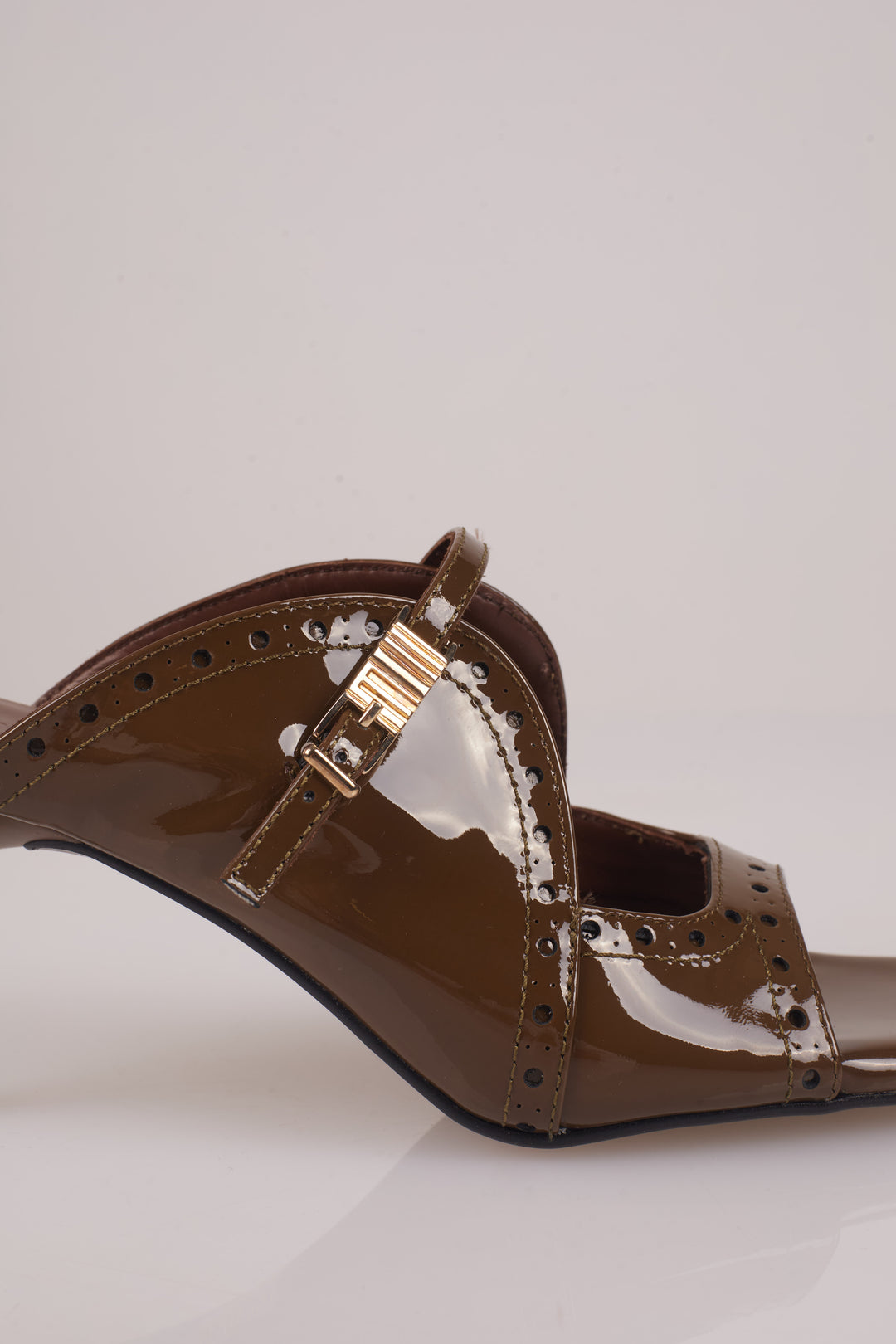 Raven Sandal