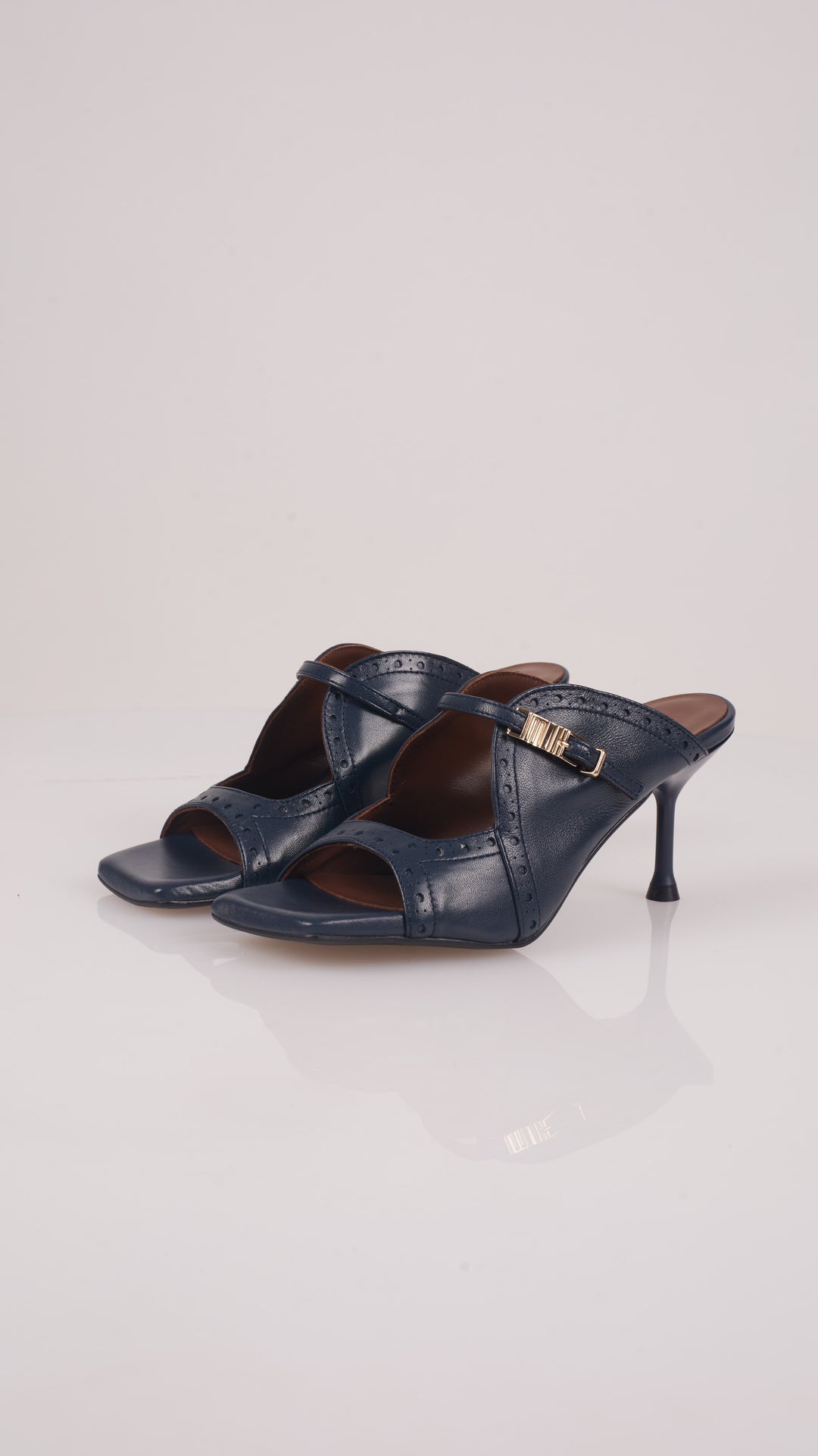 Raven Sandal