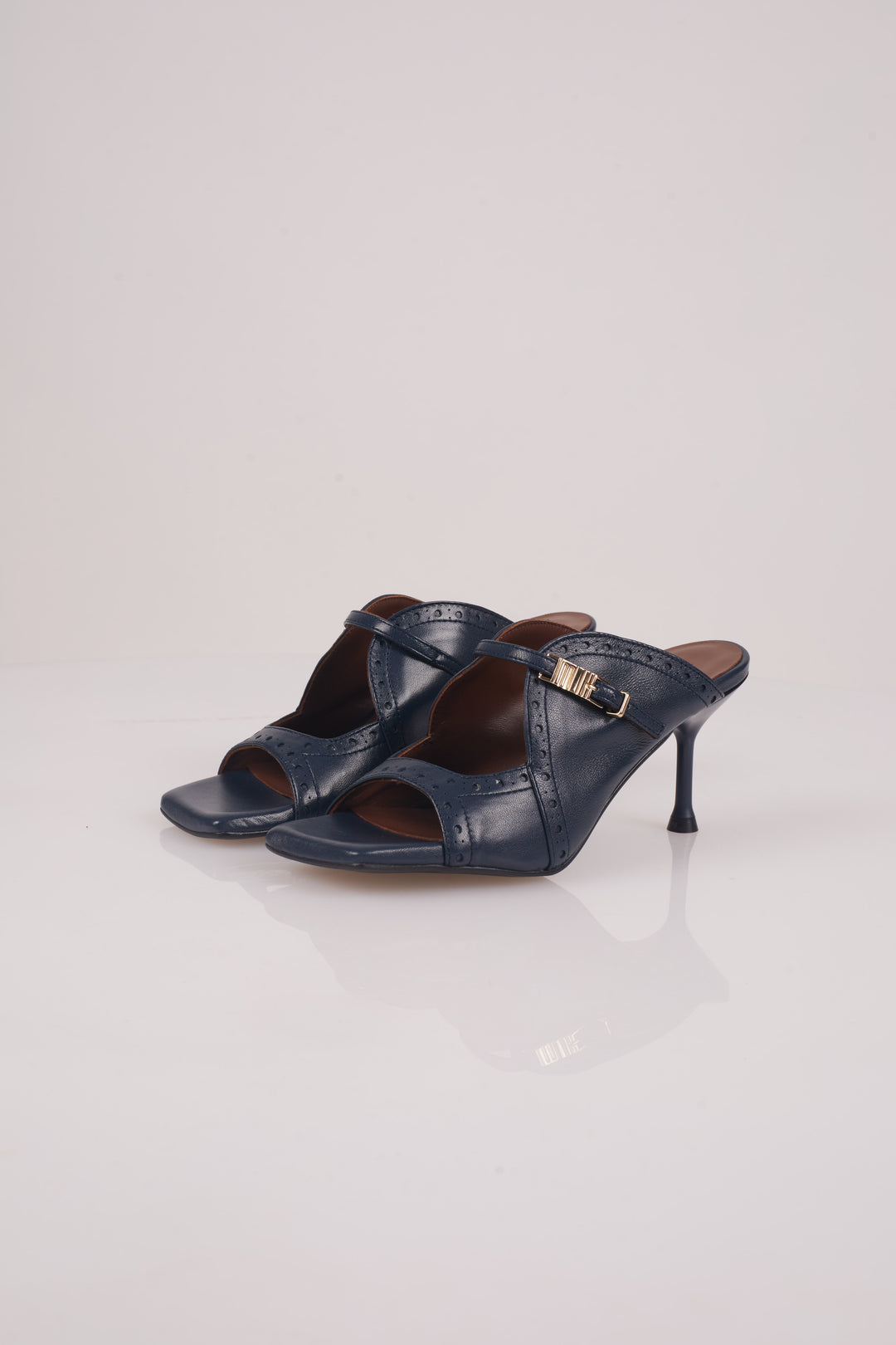 Raven Sandal