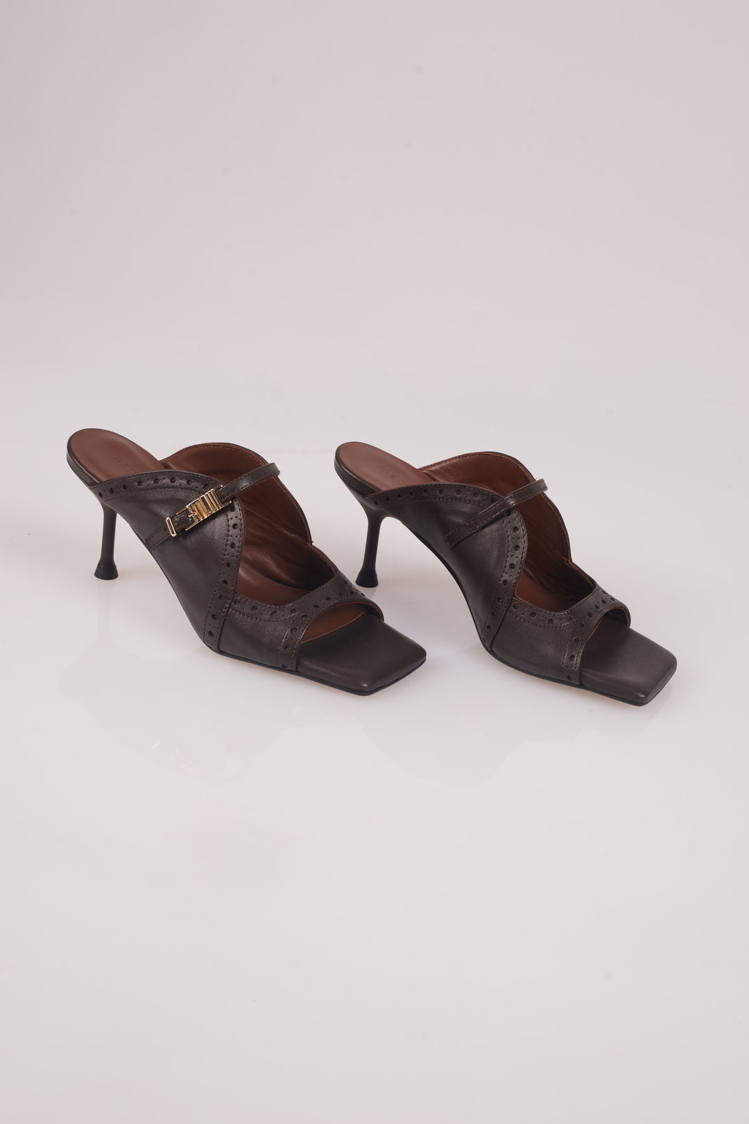 Raven Sandal