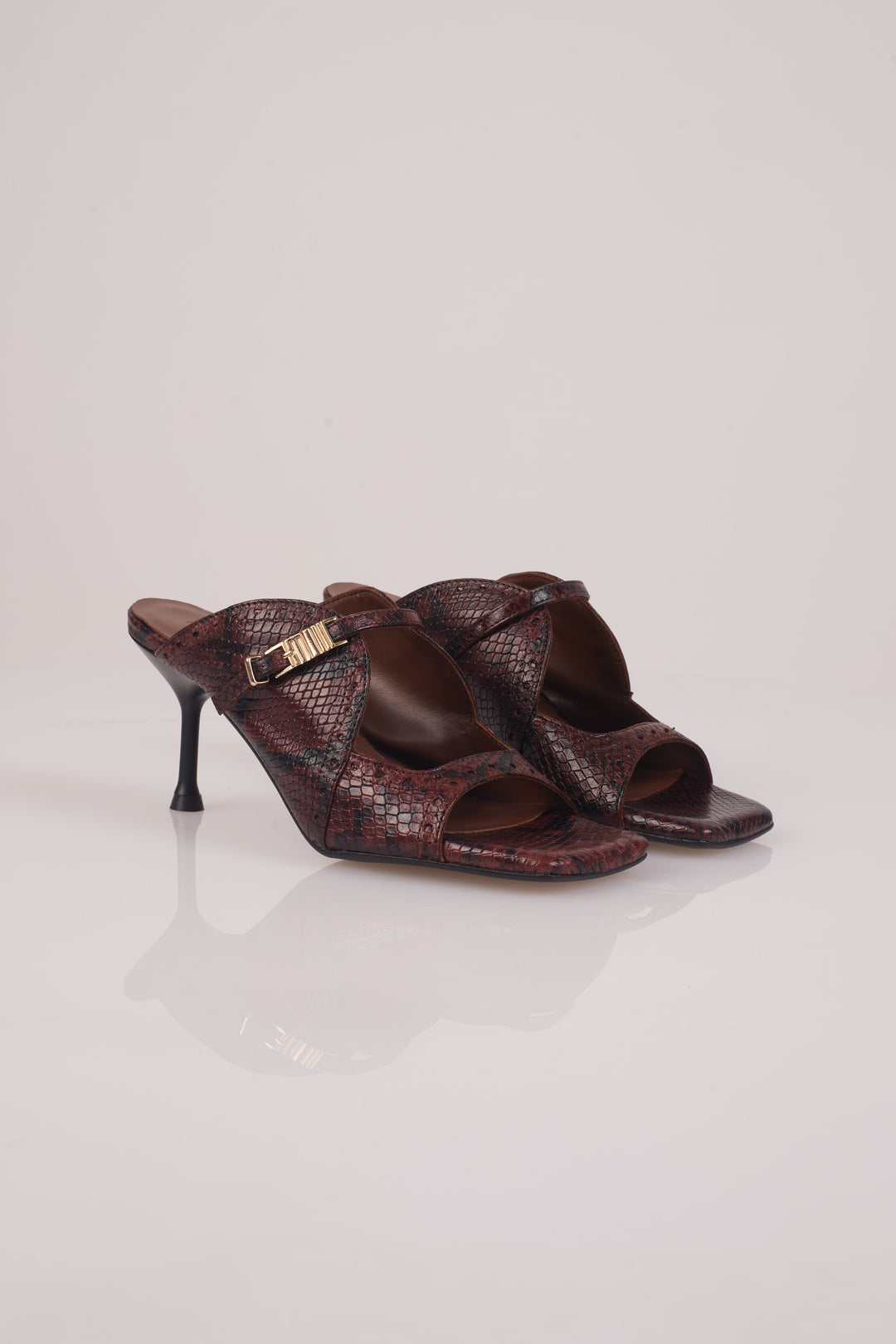 Raven Sandal