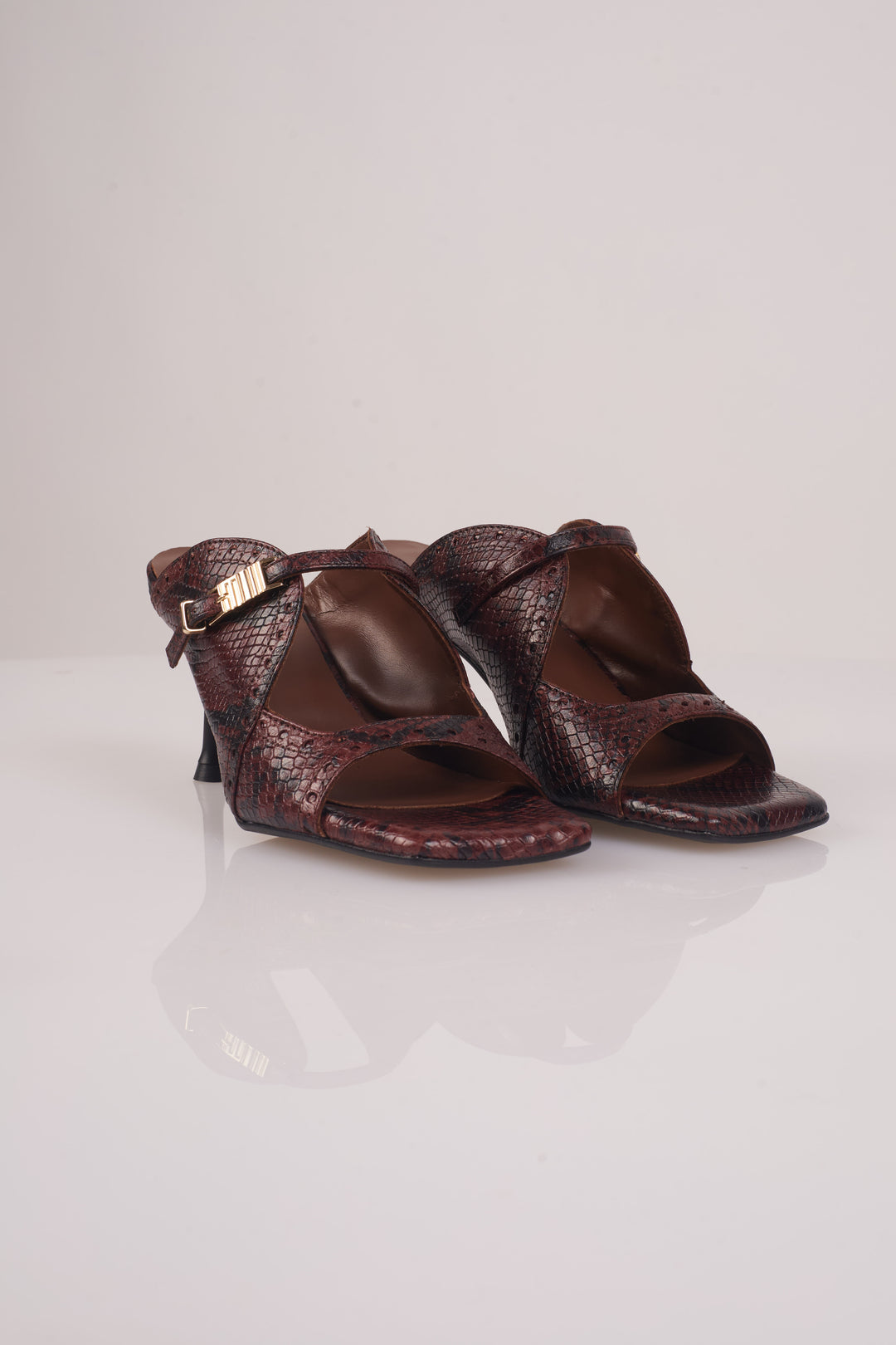 Raven Sandal